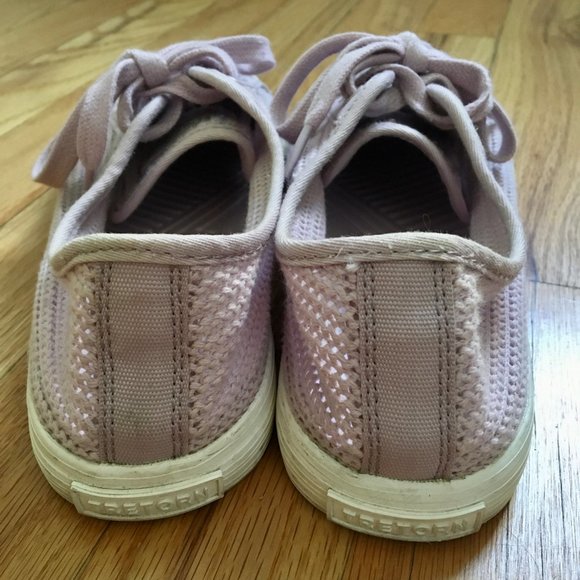 Pretty purple Tretorns, net upper - Picture 5 of 7